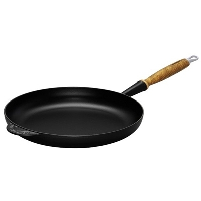 Сковорода с деревянной ручкой Le Creuset 28 см, чугун, черная, для индукции-sale
