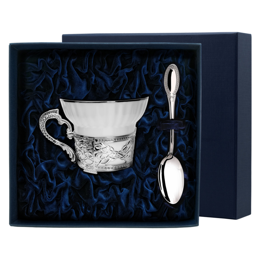 Чашка чайная с ложкой в футляре АргентА Серебро и Фарфор Константин Великий 69,2 г, серебро 925