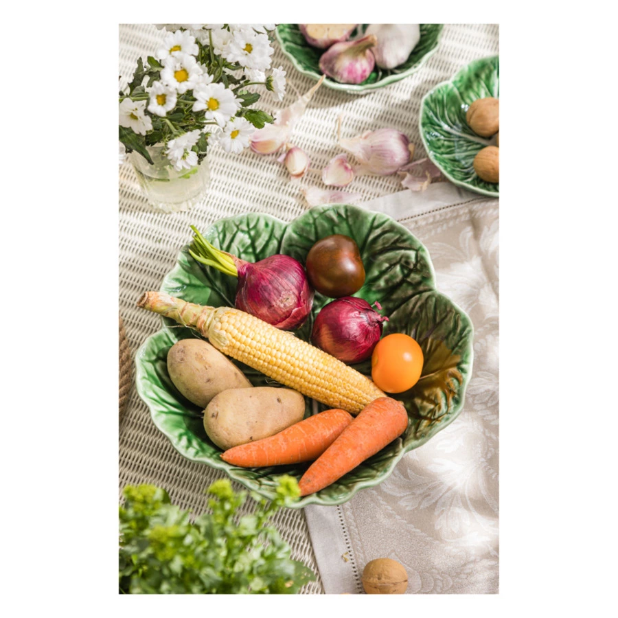 Салатник с резным краем Bordallo Pinheiro Капуста 29см, керамика