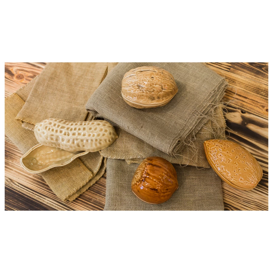 Блюдо для горячего с крышкой Bordallo Pinheiro Орехи Арахис 42 см, керамика