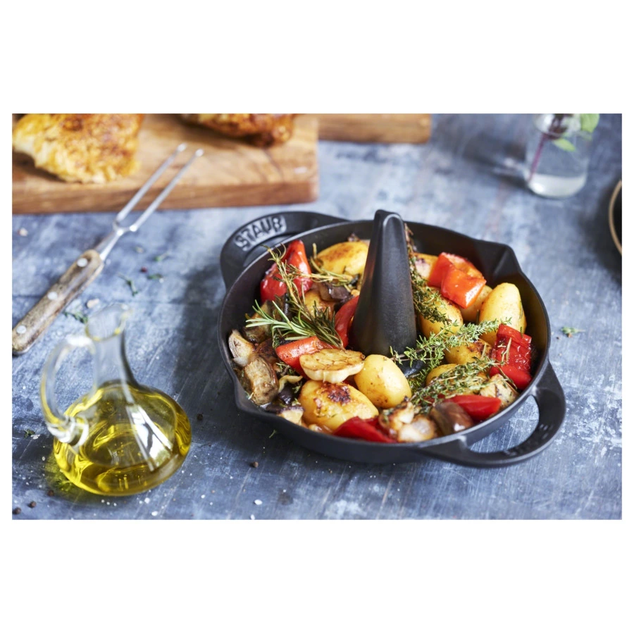 Ростер для курицы вертикальный Staub 24 см, чугун, черный