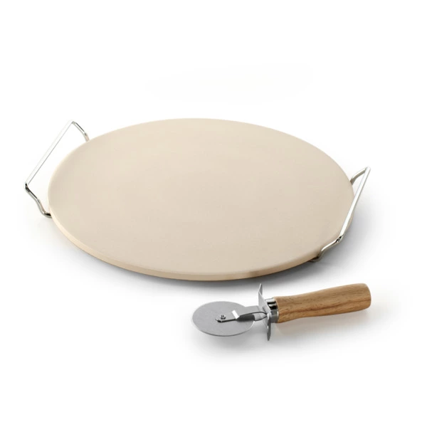 Набор для пиццы Nordic Ware 3пр: камень для приготовления на подставке 33см и нож для пиццы