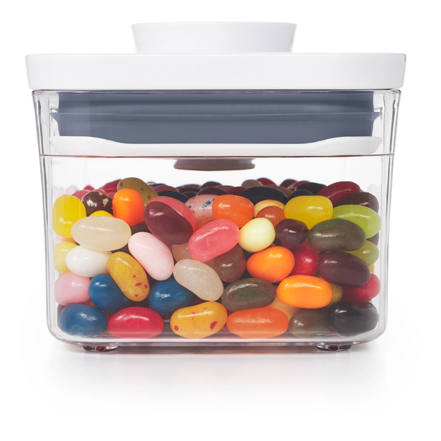 Контейнер для сыпучих продуктов с вакуумной крышкой OXO 600 мл