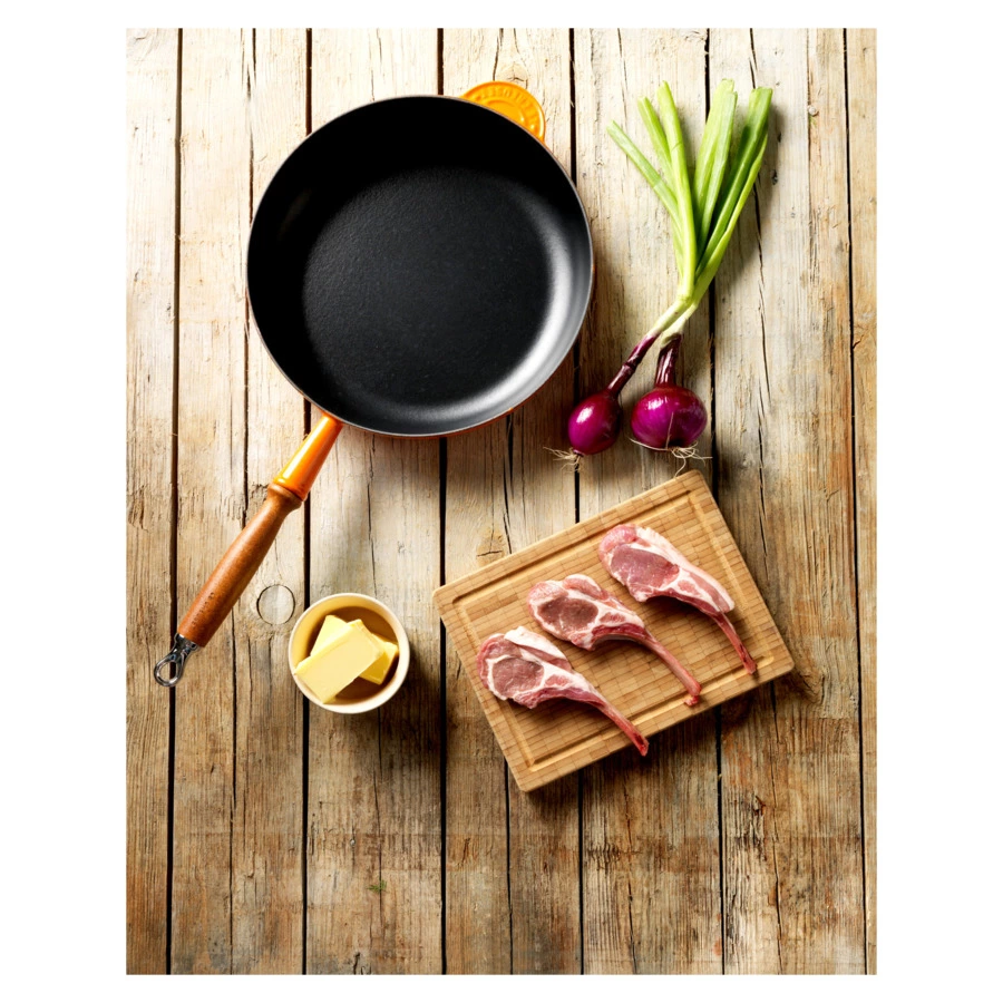 Сковорода с деревянной ручкой Le Creuset 28 см, огненная лава