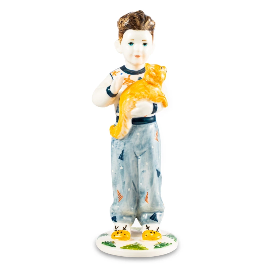 Скульптура Терра керамос Мальчи Нг с котенком 6 см, фарфор