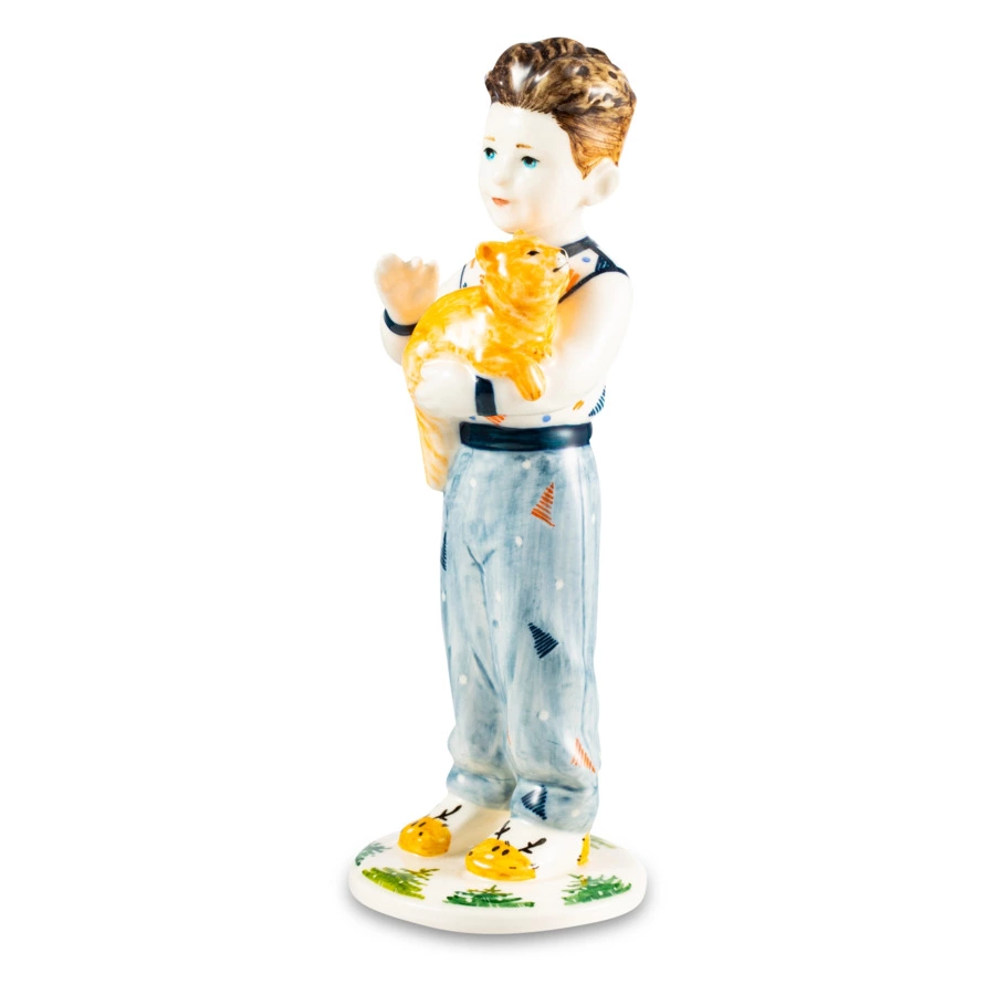 Скульптура Терра керамос Мальчи Нг с котенком 6 см, фарфор