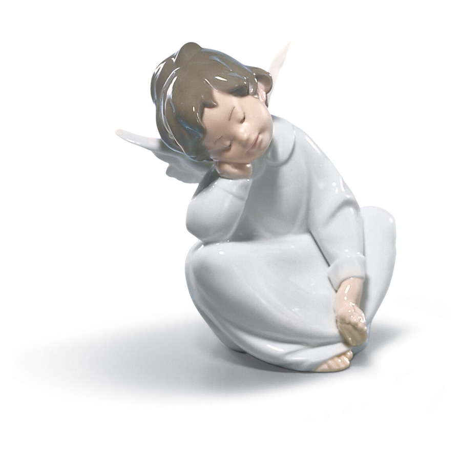 Фигурка Lladro Спящий ангел 12x15 см цена и фото