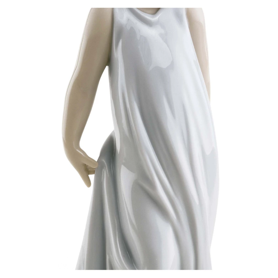 Фигурка Lladro Подружка мотыльков 8х21 см, фарфор