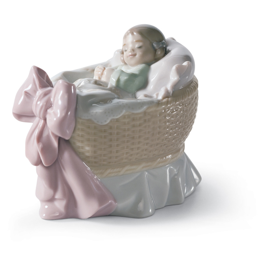 Фигурка Lladro Сокровище, девочка 7х9 см, фарфор