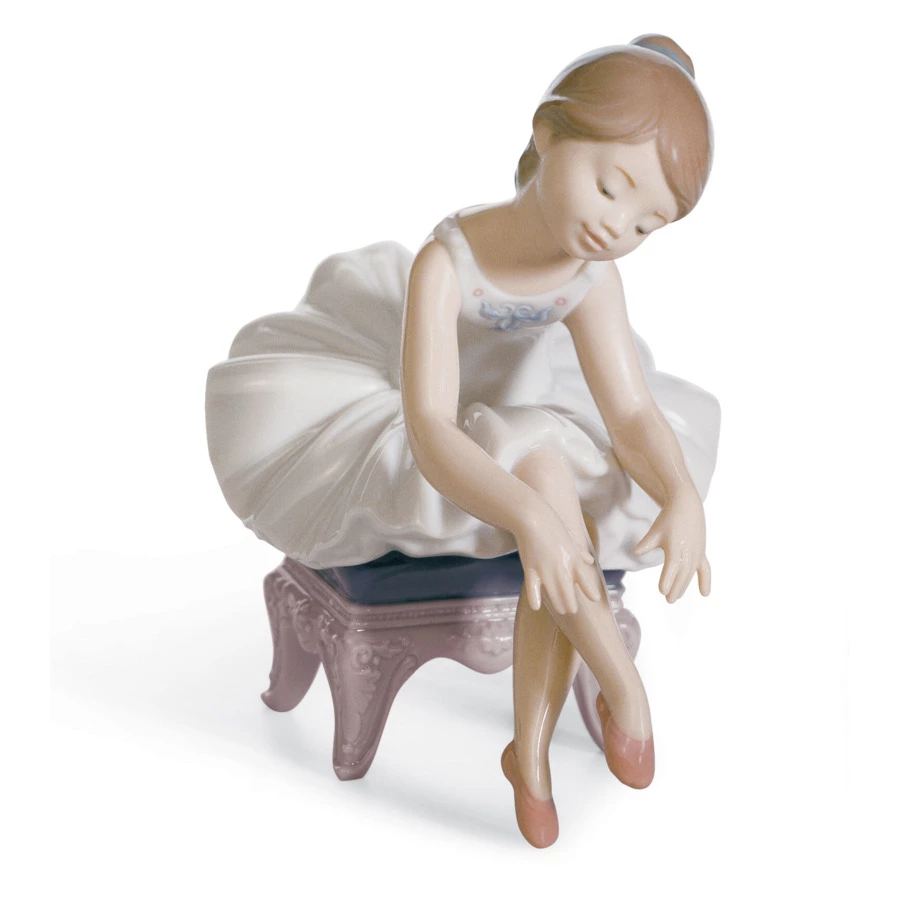 Фигурка Lladro Маленькая балерина I 9х13 см, фарфор