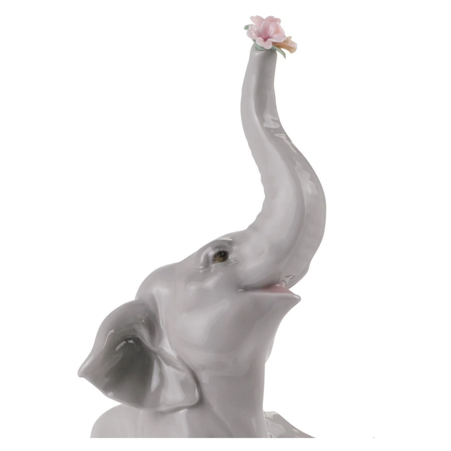 Фигурка Lladro Слоненок с розовым цветком 14x12 см, фарфор