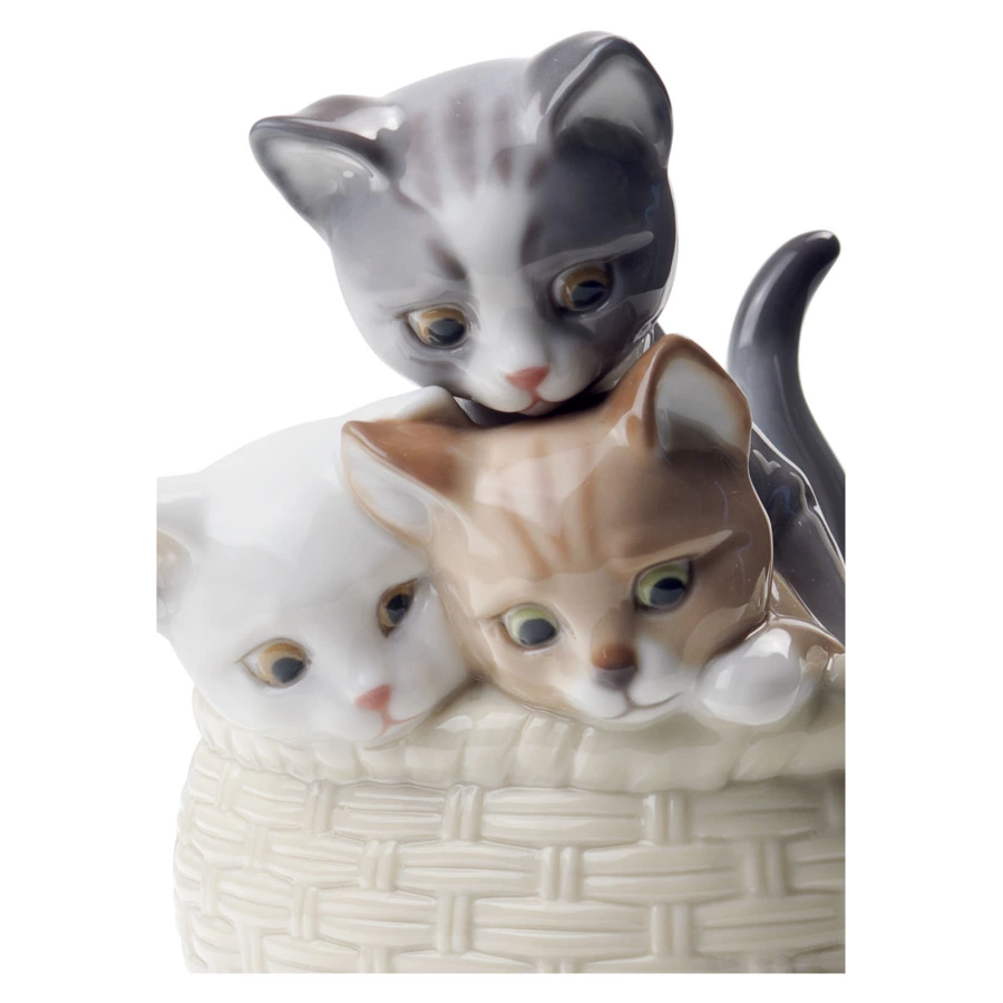 Фигурка Lladro Любопытные котята 12х13 см, фарфор