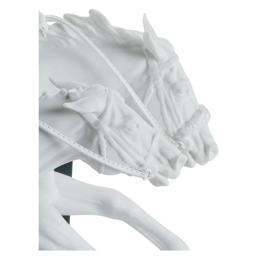 Фигурка Lladro Скачки 44х28 см, фарфор