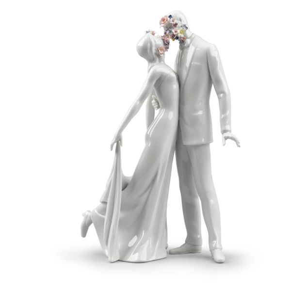 Фигурка Lladro Любовь I, цветы 21х32 см, фарфор