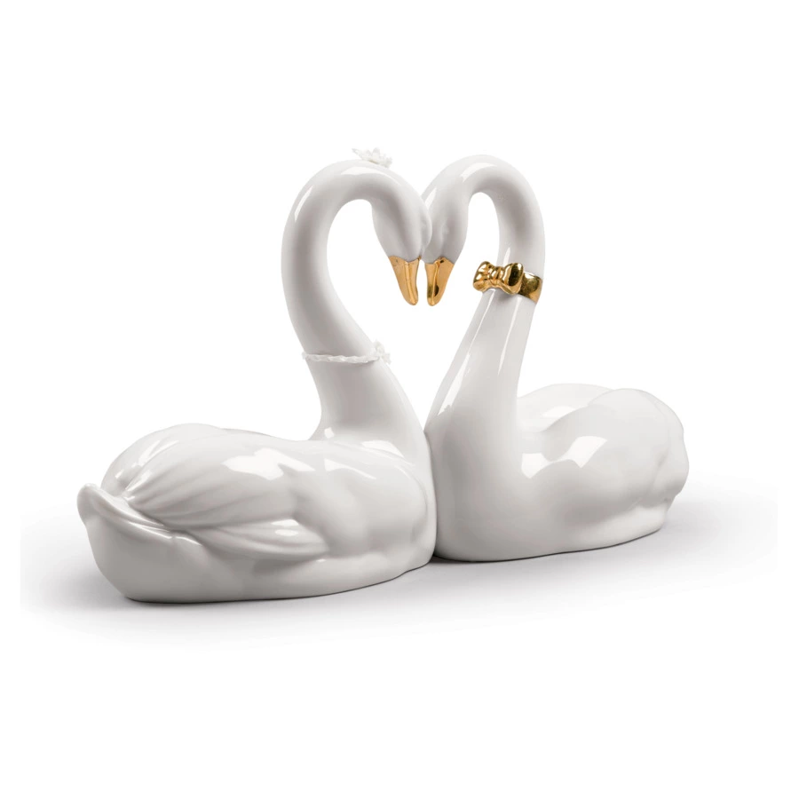 Фигурка Lladro Бесконечная любовь, золото 27х13 см, фарфор