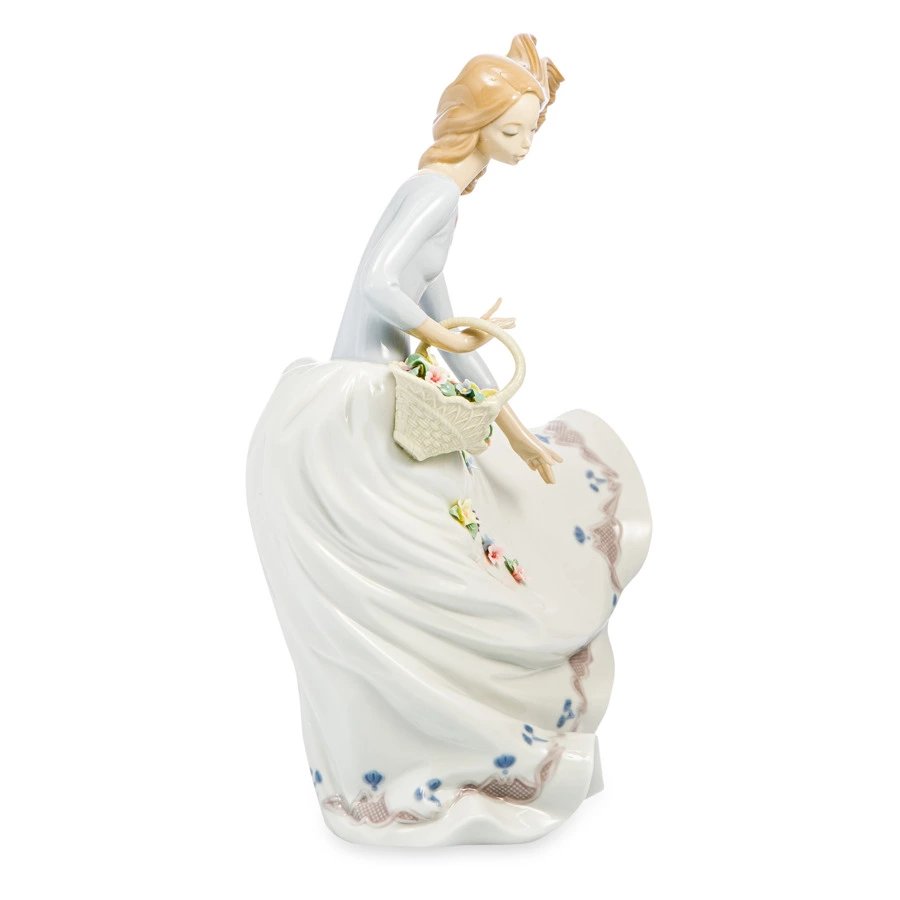 Фигурка Lladro Лепестки на ветру 20x28 см, фарфор