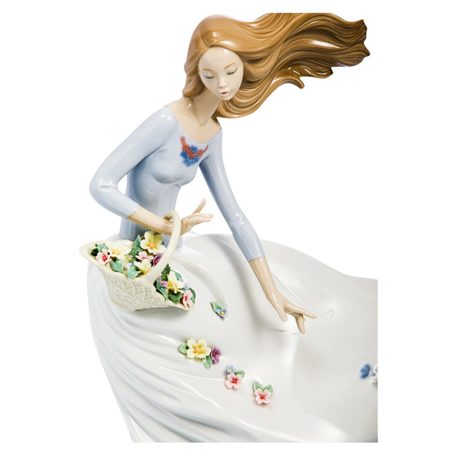Фигурка Lladro Лепестки на ветру 20x28 см, фарфор