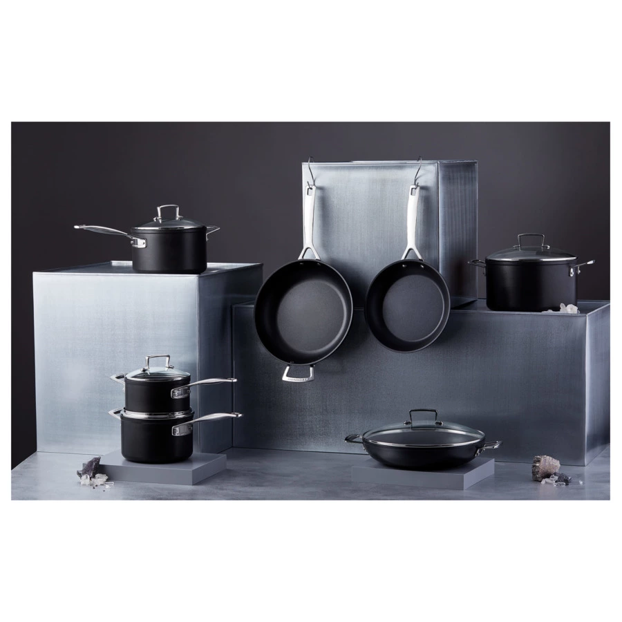 Кастрюля с крышкой Le Creuset 24см, алюминий кованый