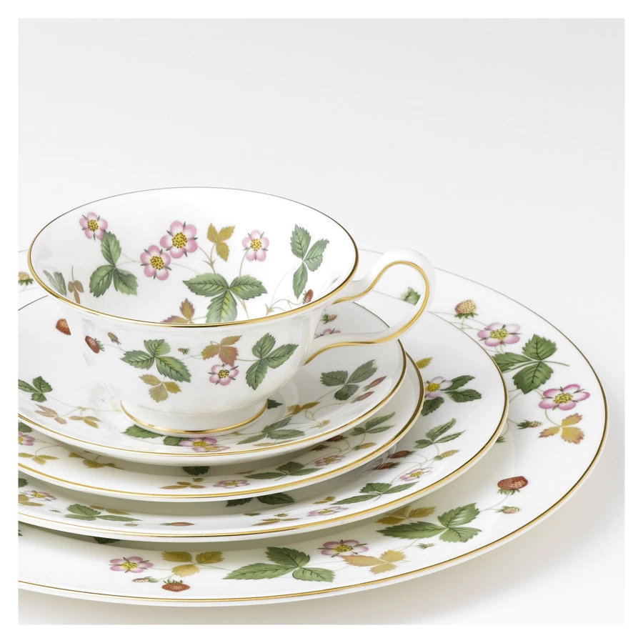 Тарелка суповая  Wedgwood Земляника 20 см, фарфор