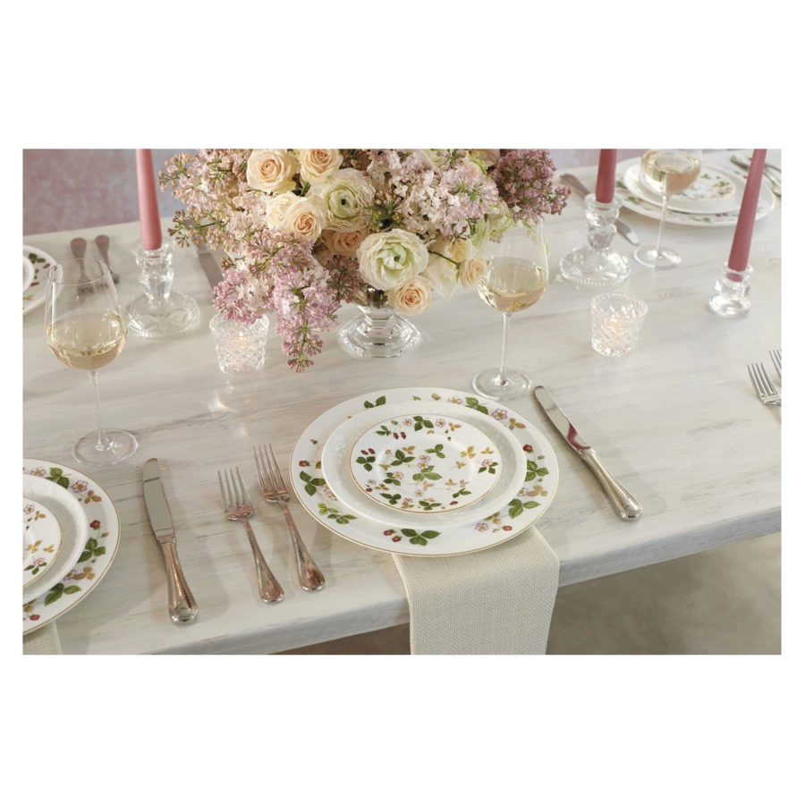 Тарелка суповая  Wedgwood Земляника 20 см, фарфор