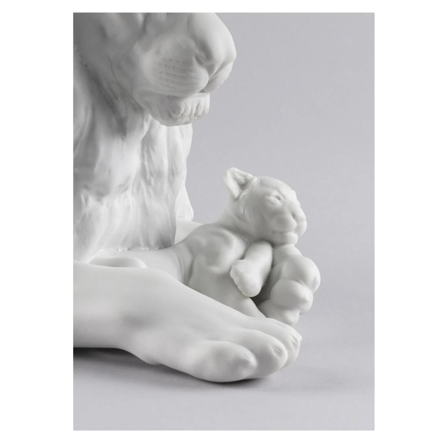 Фигурка Lladro Лев с львенком 44x21 см, фарфор