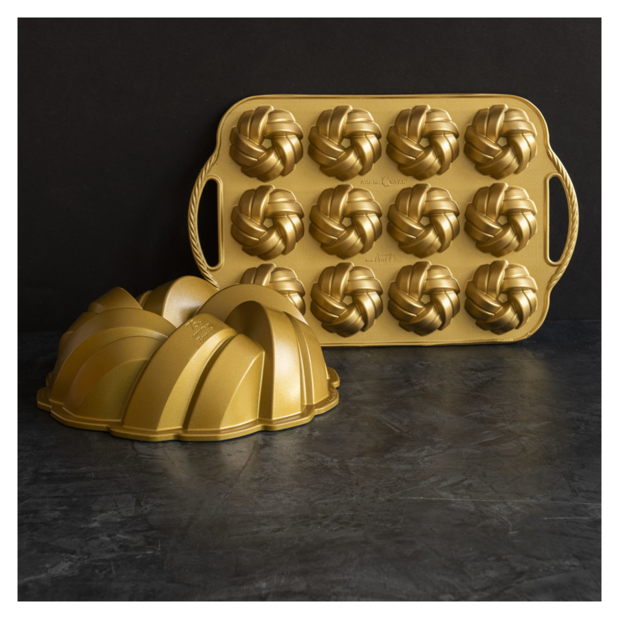 Форма для выпечки 12 кексов 3D Nordic Ware 75-й Юбилей, литой алюминий, золотая