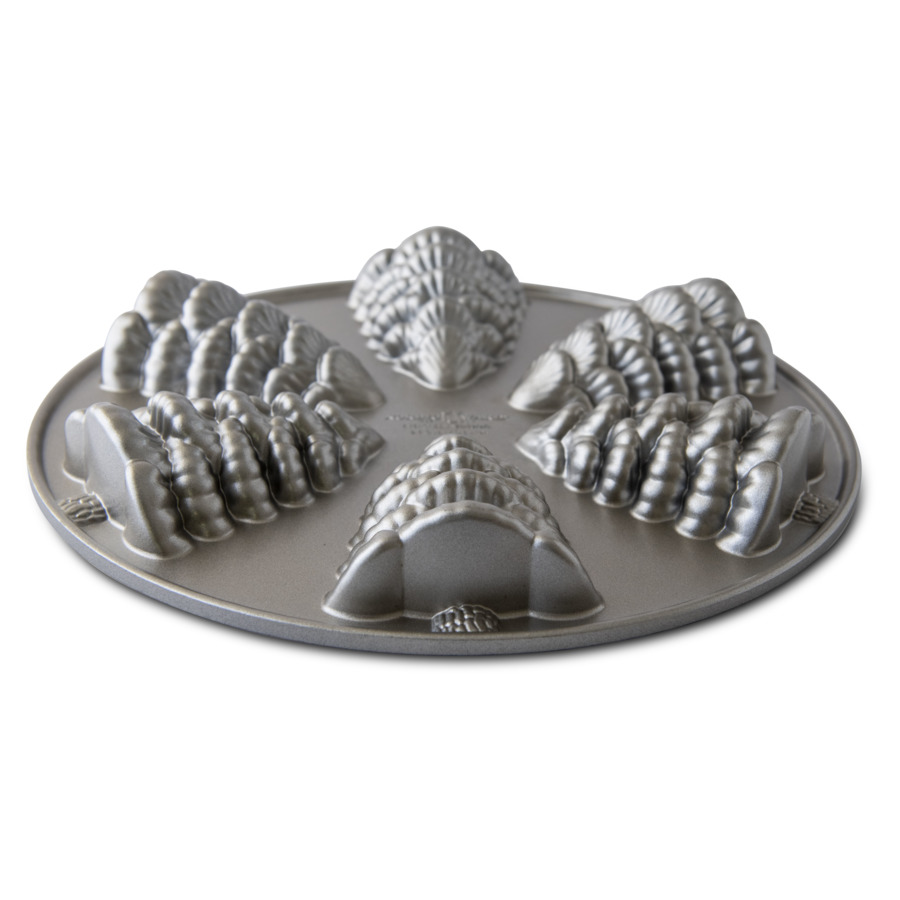 Форма для выпечки 6 кексов 3D Nordic Ware Ёлочки, литой алюминий (серебристая) форма для выпечки 12 кексов 3d nordic ware 75 й юбилей литой алюминий золотая