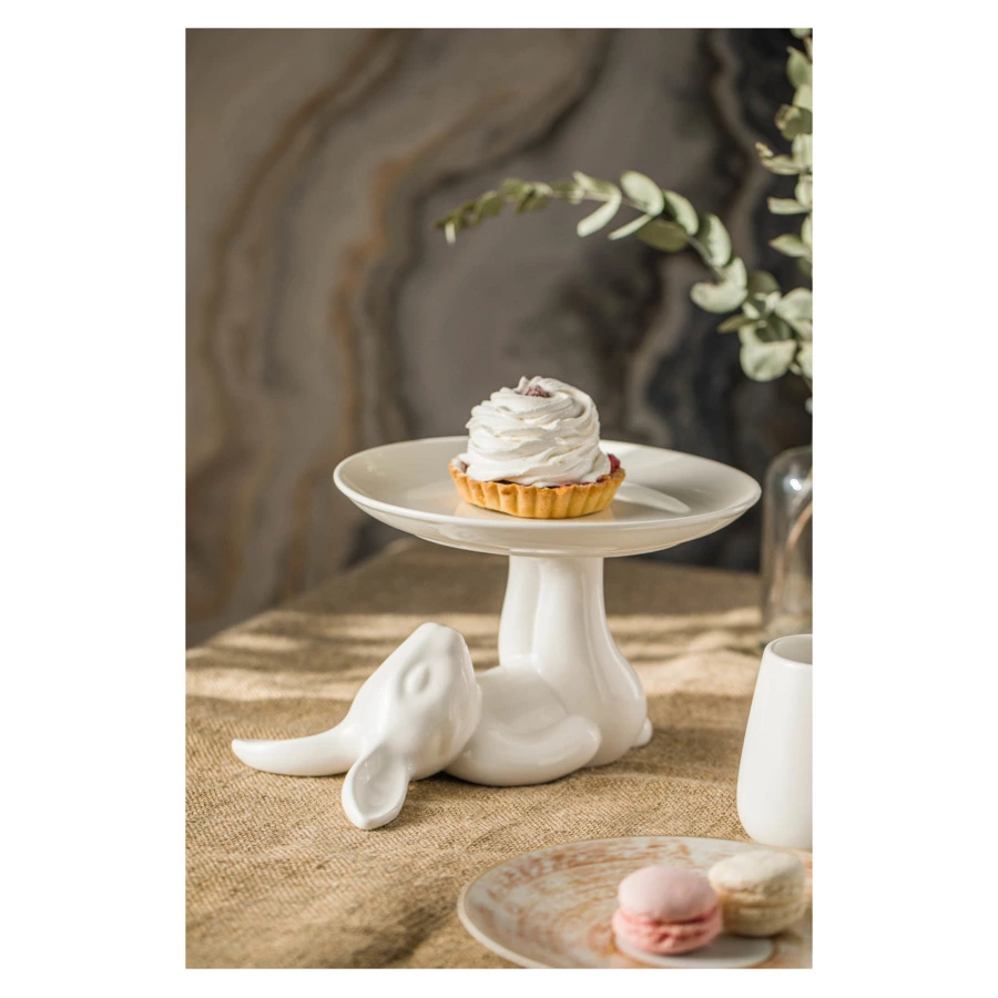 Блюдо на ножке Claystreet Классический Кролик 23 см, фарфор, белый