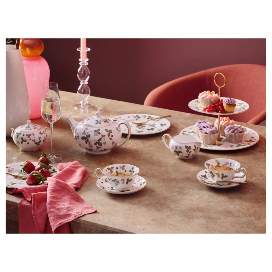 Чашка кофейная с блюдцем Wedgwood Земляника 160 мл, фарфор