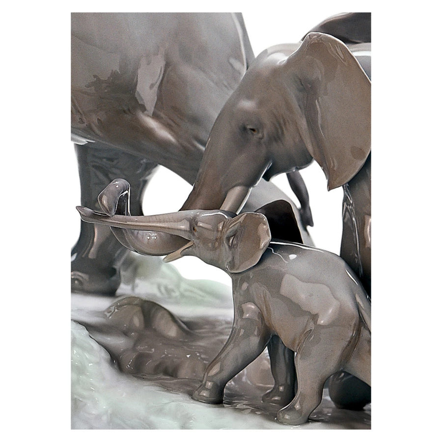 Фигурка Lladro Идущие слоны 36x40 см, фарфор