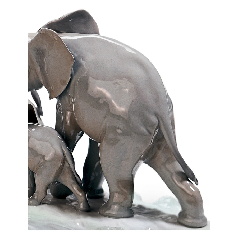 Фигурка Lladro Идущие слоны 36x40 см, фарфор