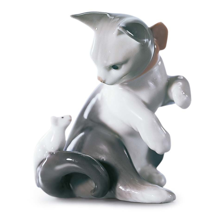 Фигурка Lladro Кошка и мышка 8х7 см, фарфор сумка кошка и мышка с арбузом голубой