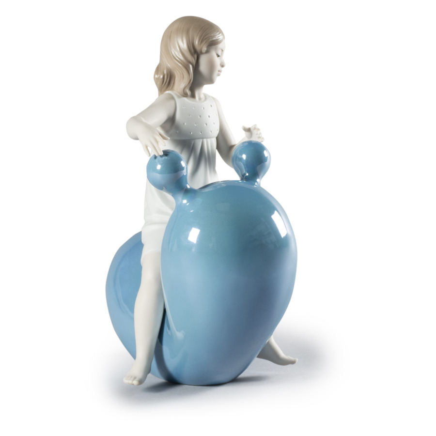 Фигурка Lladro Покачаюсь 15х21 см, фарфор, голубая