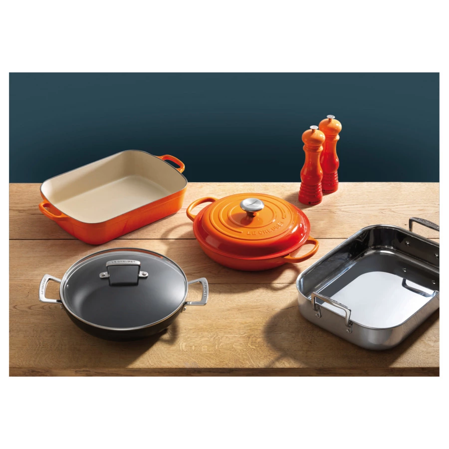Кастрюля Le Creuset Cast Iron - Signature d26 см, 2,2 л, чугун, огненная лава