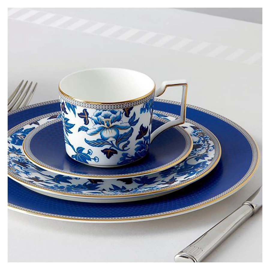 Тарелка закусочная Wedgwood Гибискус 20 см, фарфор