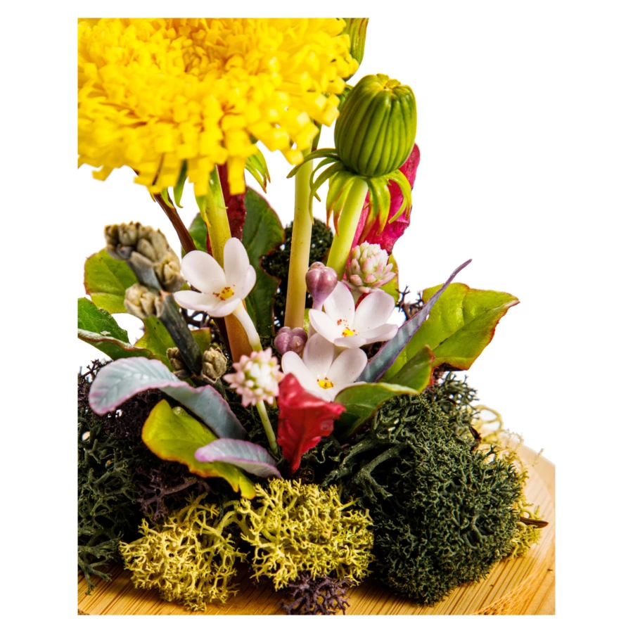 Одуванчик с полевыми цветами из холодного фарфора в куполе