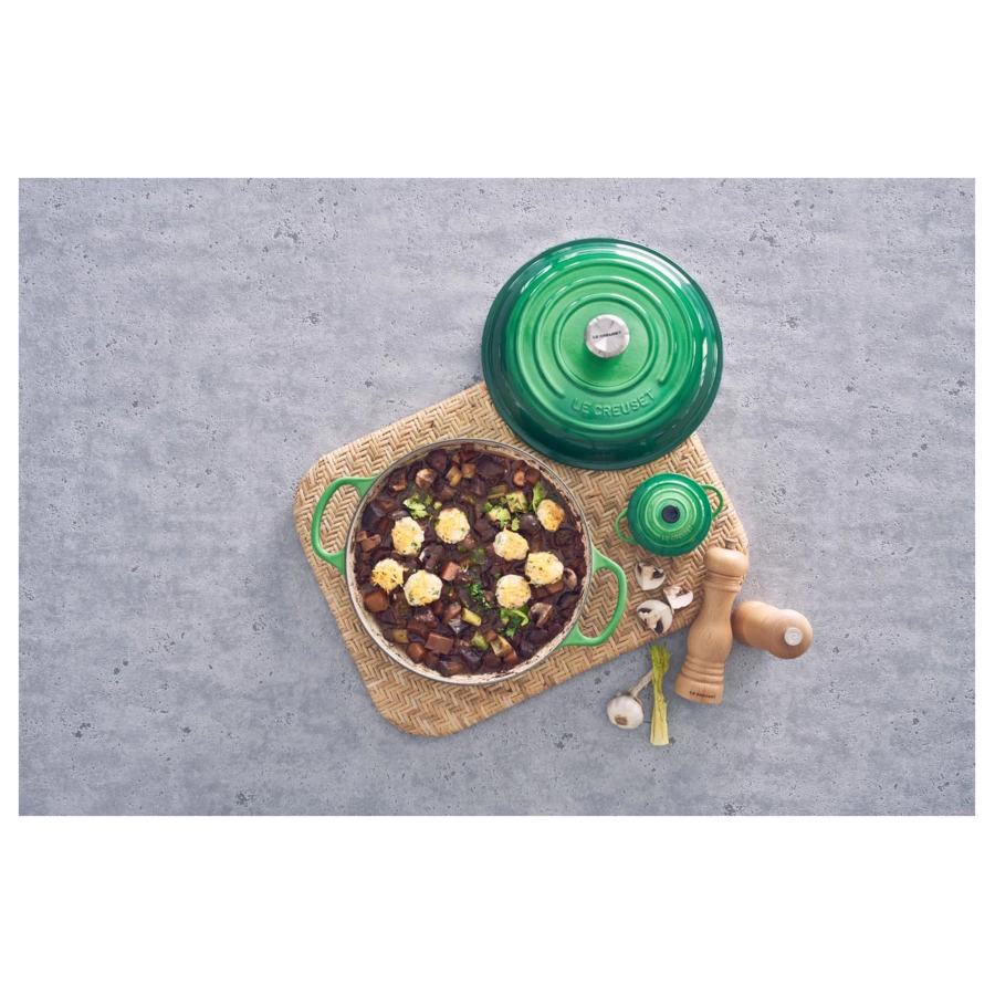 Кастрюля Le Creuset Cast Iron - Signature 24 см, стальная ручка, чугун, зеленый бамбук