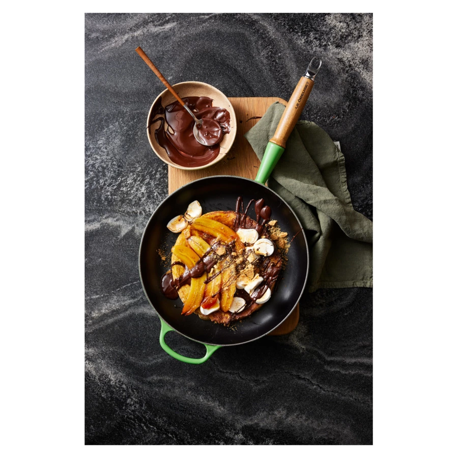 Сковорода с деревянной ручкой Le Creuset Cast Iron - Signature Signature 28 см, чугун, зеленый бамбу