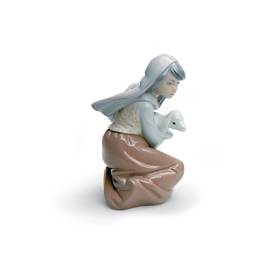 Фигурка Lladro Пастушка с ягненком 8х14 см, фарфор