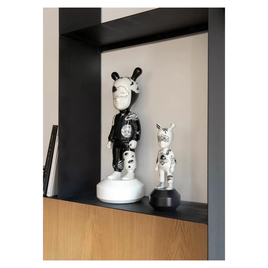 Фигурка Lladro Гость от Henn Kim, малый 11х30 см, фарфор