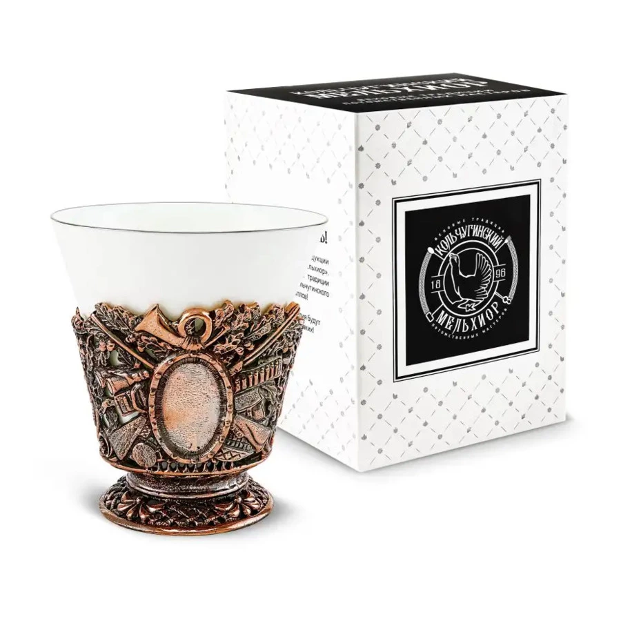 Чашка чайная Кольчугинский мельхиор Охотничья с медальоном с чернением 200 мл, медь