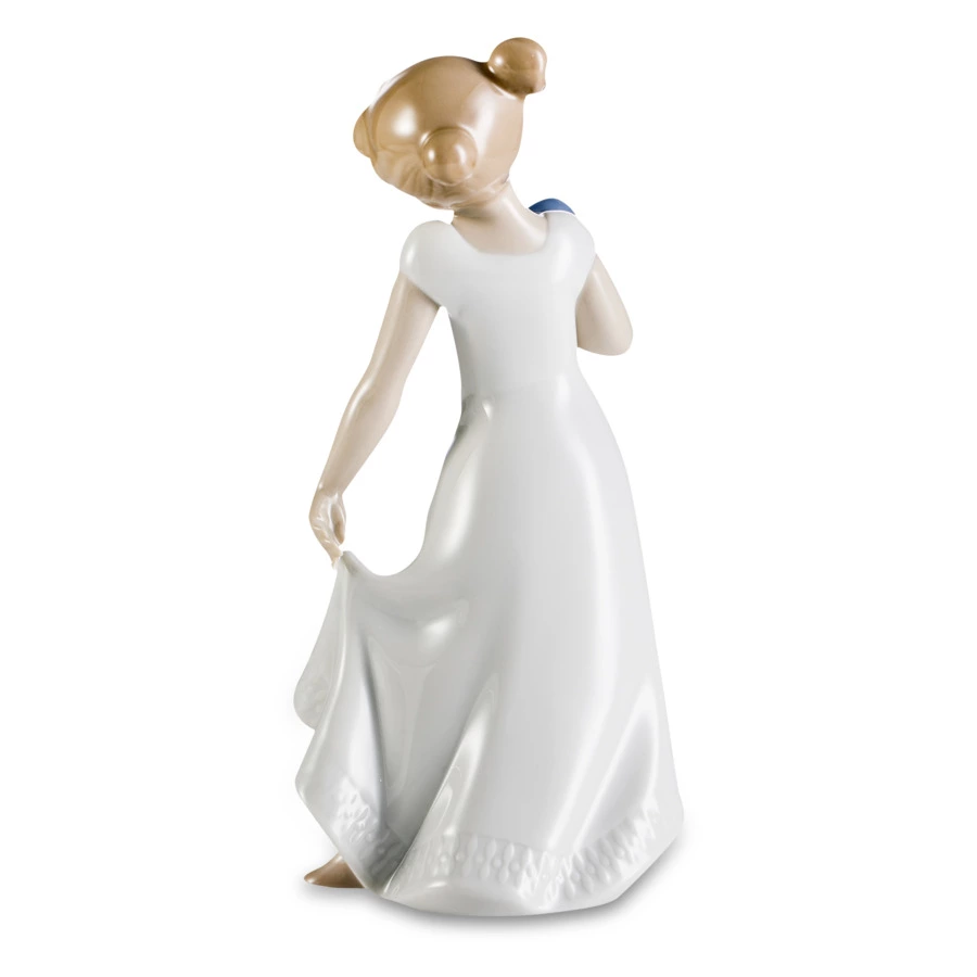 Фигурка NAO Правда, я элегантна 19х9х6 см, фарфор