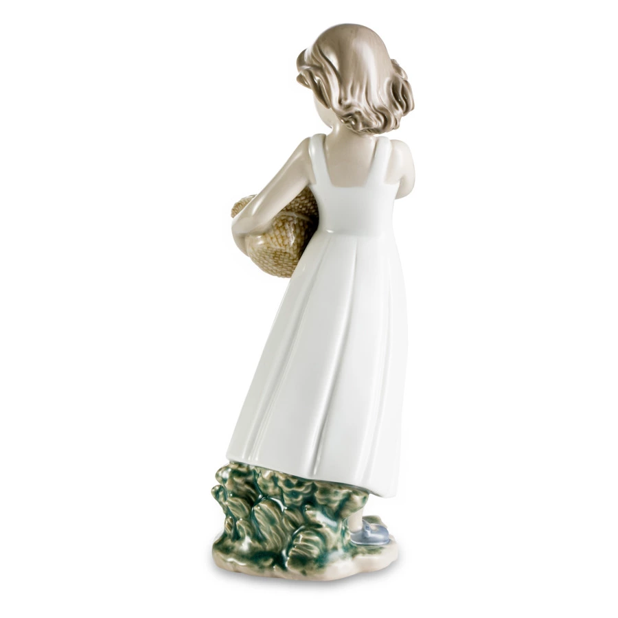 Фигурка NAO Корзина земляники 20х8х10 см, фарфор