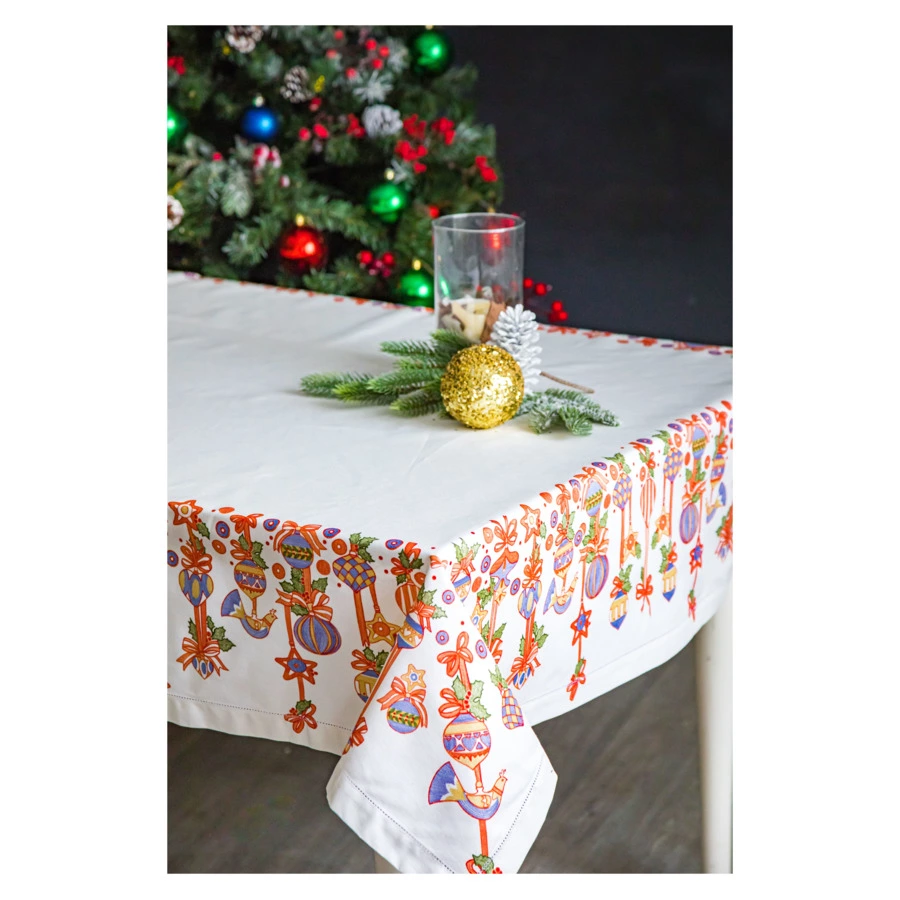 Скатерть прямоугольная Mix&Match Home Новогодние игрушки 168х250 см, хлопок, белая с принтом