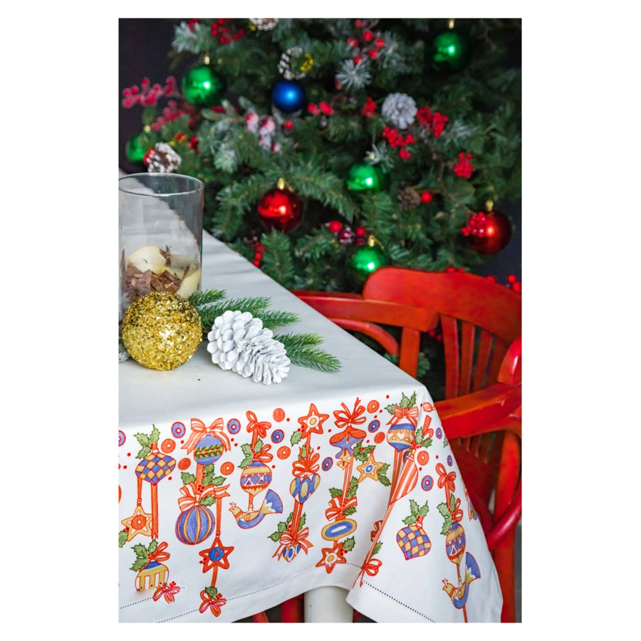 Скатерть прямоугольная Mix&Match Home Новогодние игрушки 168х250 см, хлопок, белая с принтом