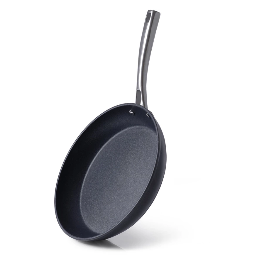 Сковорода с ручкой SKK Titanium Light Induction 28 см, алюминий литой, антипригарное покрытие