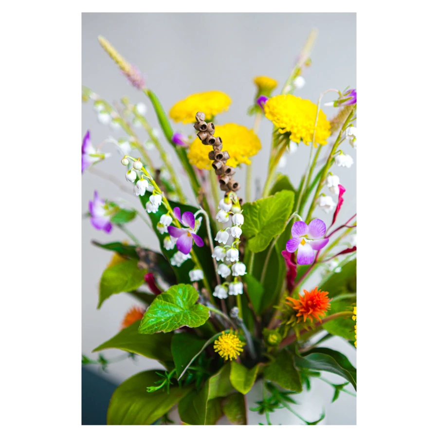 Композиция из холодного фарфора Лесная Нимфа (ландыши, одуванчики, фиалки)