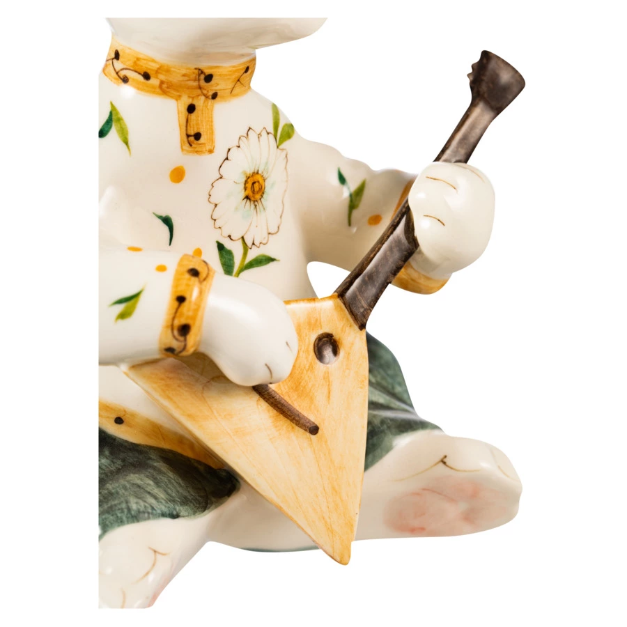 Скульптура Терра Керамос Заяц с балалайкой, подглазурная роспись, фарфор твердый, п/к