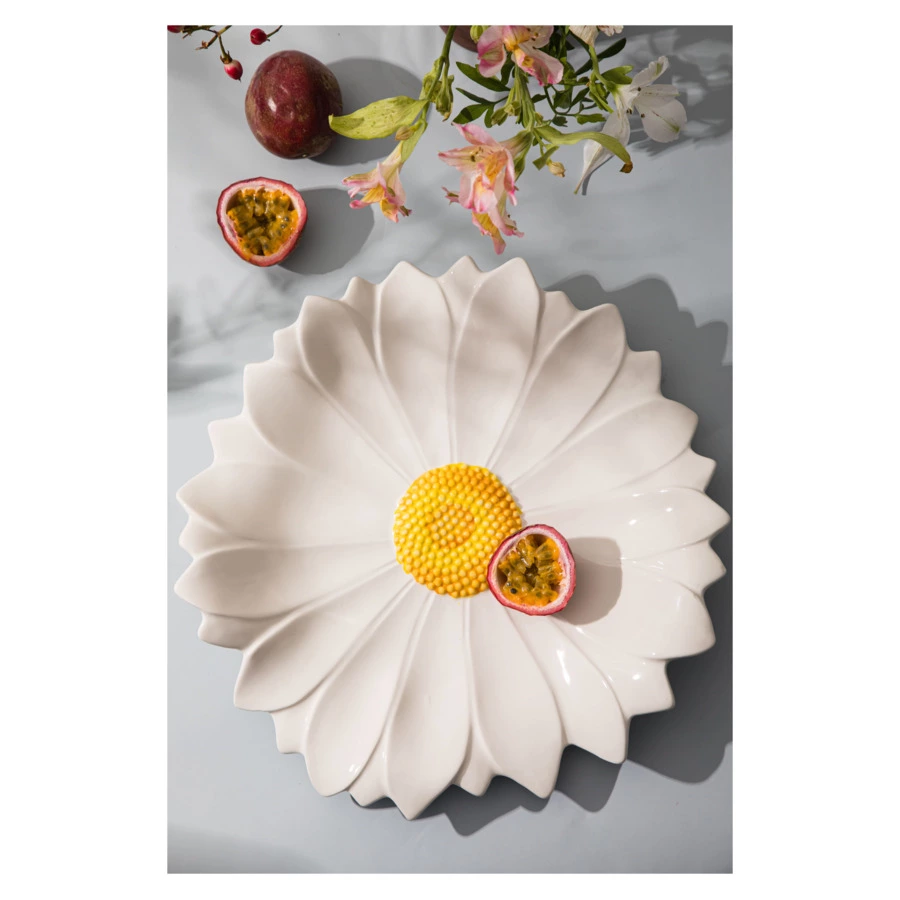 Блюдо круглое 3D Edelweiss Маргаритка 36х36 см, керамика, белое