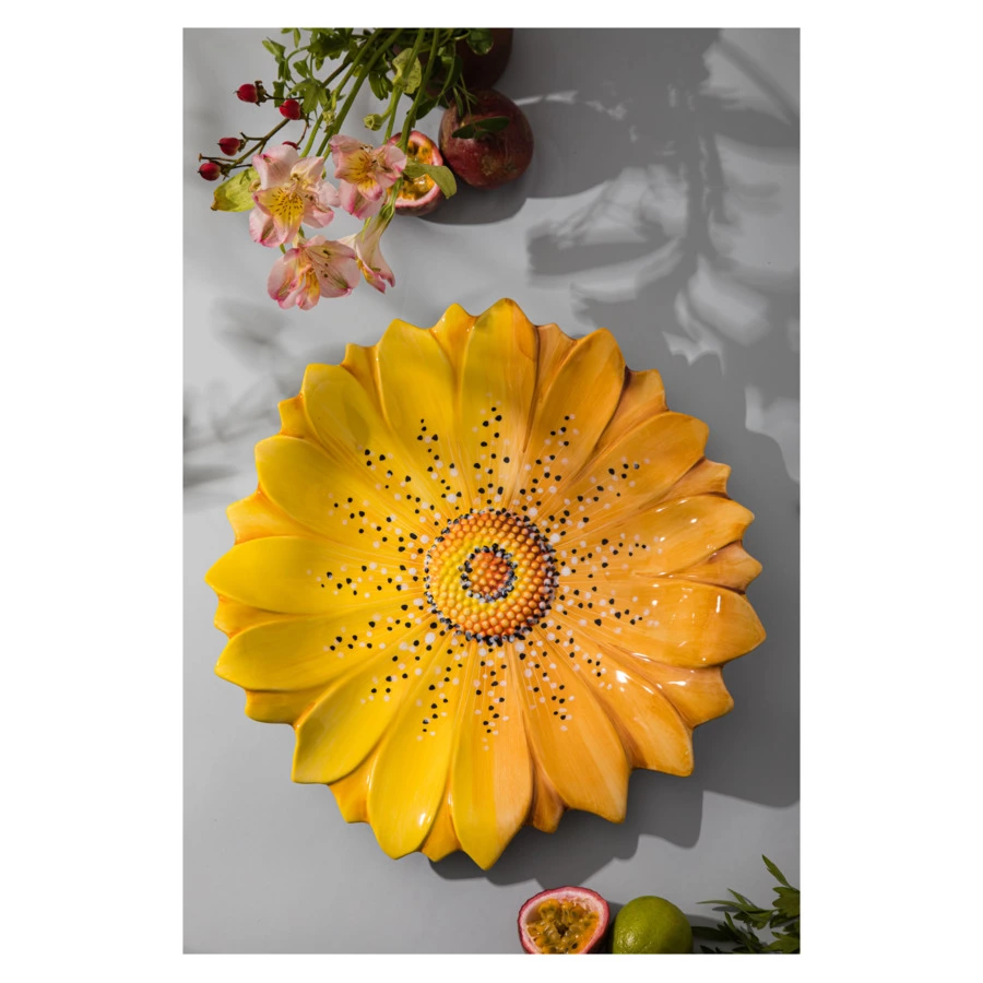 Блюдо круглое 3D Edelweiss Маргаритка 36 см, керамика, желтое